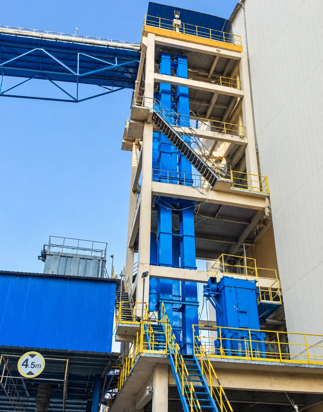 Raw material handling equipment