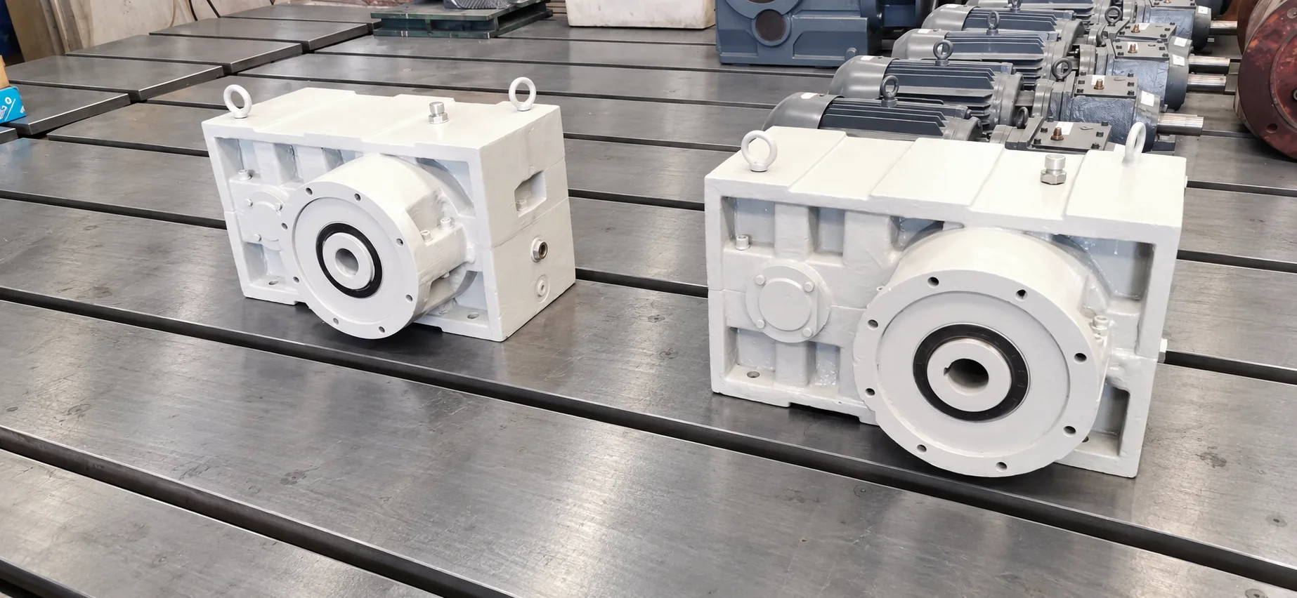 ZLY/ZSY extruder gear reducers after paint coating